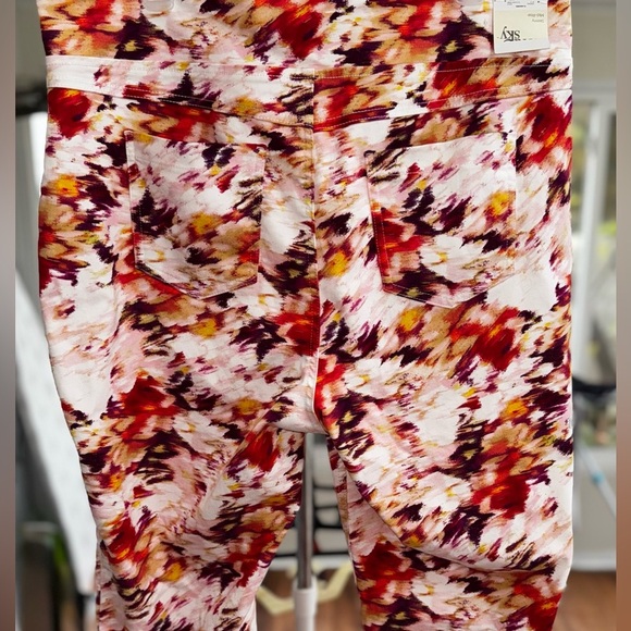 Terra & Sky Watercolor Floral Plus Size Mid Rise Jegging Size 1X-16W-18W NWT - Picture 3 of 7
